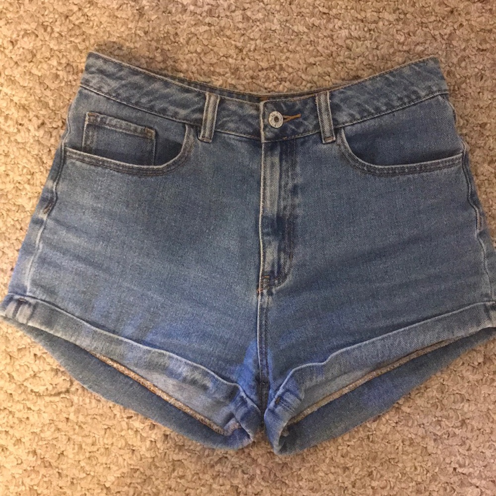 Brandy Melville high waisted shorts